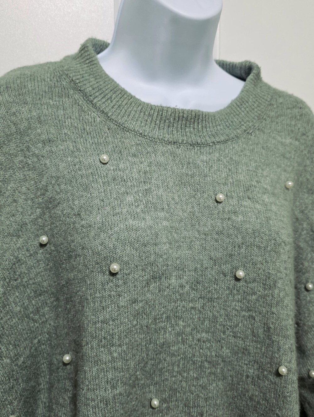 H&M Womens Sage Green Pearl Embellished Oversized Cozy Knit Pull Over Sweater S - Picture 2 of 10